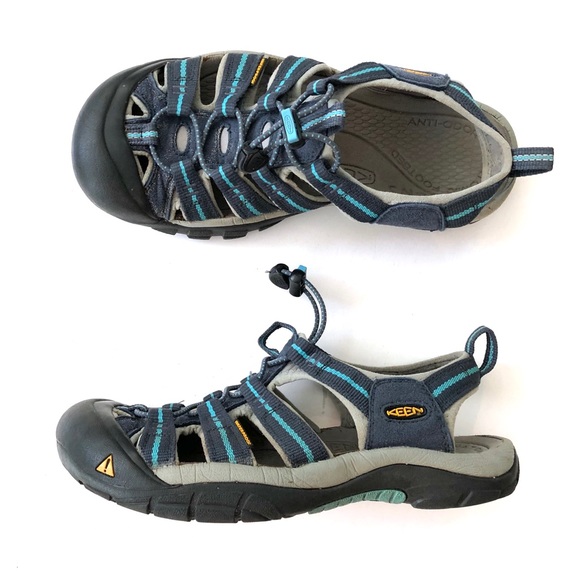 keen mens hiking sandals